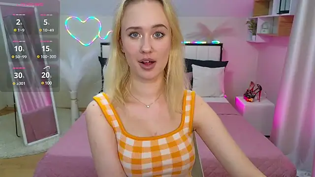 Snapshot of SashaBrooks chatting on 02.26.25 SashaBrooks online show from 02.26.25