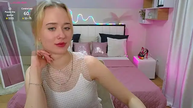 Snapshot of SashaBrooks chatting on 03.01.25 SashaBrooks online show from 03.01.25