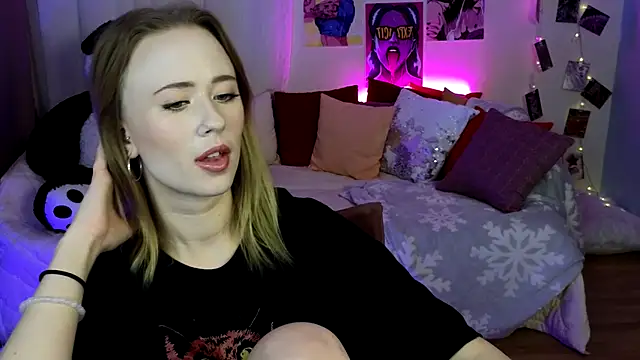 Snapshot of SashaBrooks chatting on 09.21.25 SashaBrooks online show from 09.21.25