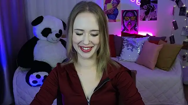 Snapshot of SashaBrooks chatting on 09.25.25 SashaBrooks online show from 09.25.25