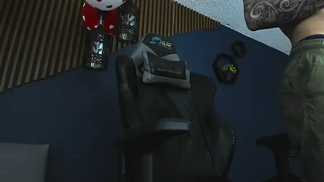 JacksonOlsenn online show from 02.21.25