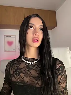 Snapshot of maddy_bronw_ chatting on 11.26.25 maddy bronw online show from 11.26.25