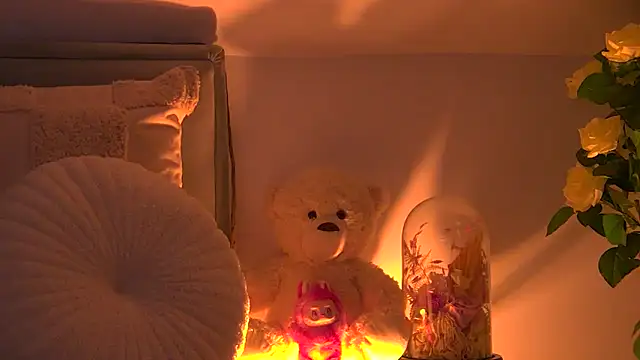 AngeliqueSkye online show from 10.26.25