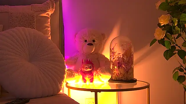 AngeliqueSkye online show from 10.31.25