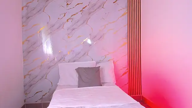 Snapshot of coralcarter1 chatting on 09.09.25 coralcarter1 online show from 09.09.25