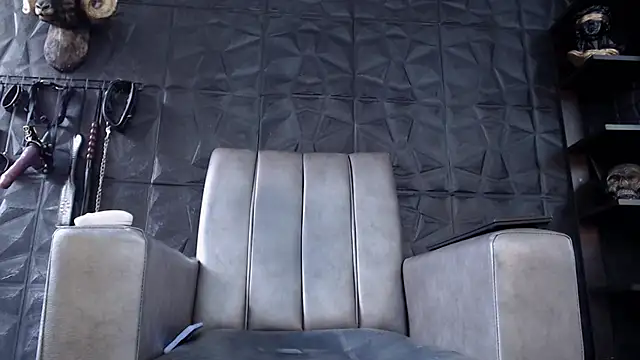 Agata Darkness online show from 11.06.25