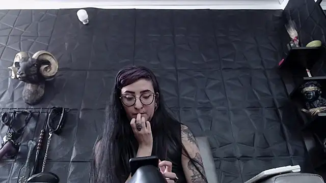 Agata Darkness online show from 04.28.26