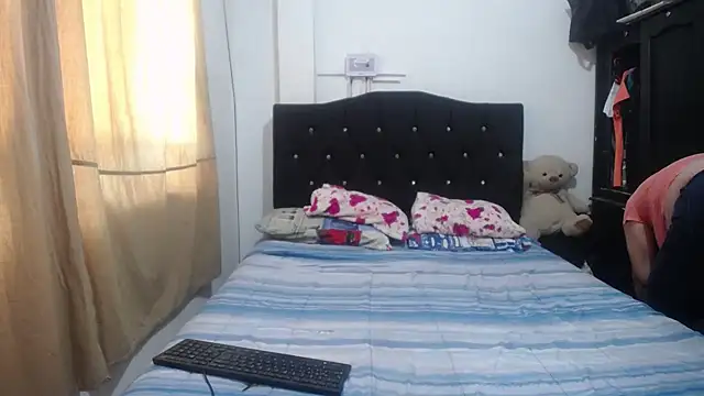 merryymaturee  online show from 02.26.25