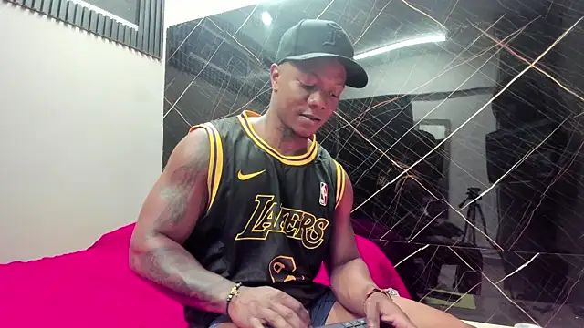 Snapshot of ronnie_7777 chatting on 02.03.25 ronnie 7777 online show from 02.03.25