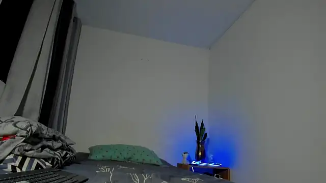 Snapshot of ronnie_7777 chatting on 09.22.25 ronnie 7777 online show from 09.22.25