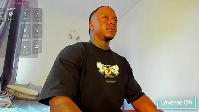 Snapshot of ronnie_7777 chatting on 09.22.25 ronnie 7777 online show from 09.22.25