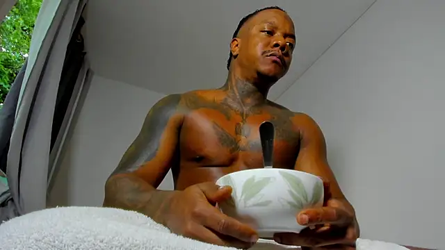 Snapshot of ronnie_7777 chatting on 10.14.25 ronnie 7777 online show from 10.14.25