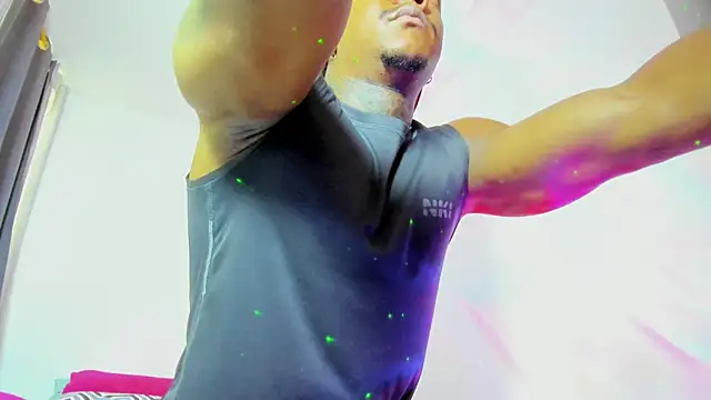 Snapshot of ronnie_7777 chatting on 10.24.25 ronnie 7777 online show from 10.24.25