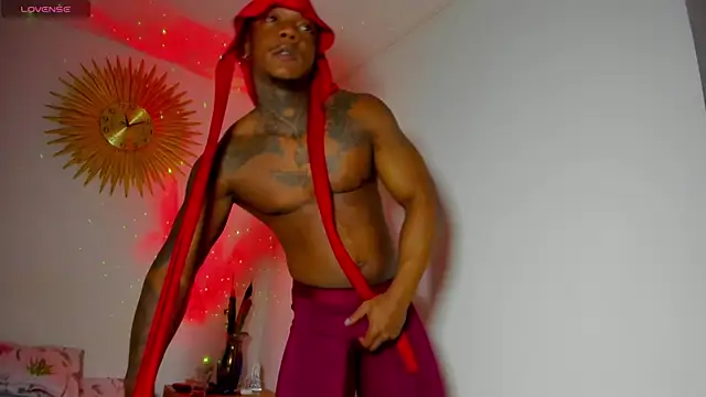 Snapshot of ronnie_7777 chatting on 11.18.25 ronnie 7777 online show from 11.18.25