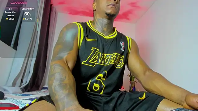 Snapshot of ronnie_7777 chatting on 12.03.25 ronnie 7777 online show from 12.03.25