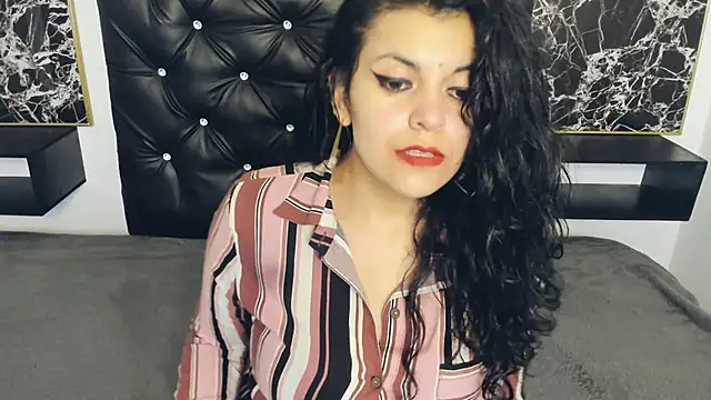 scarlett w0lf online show from 02.05.25