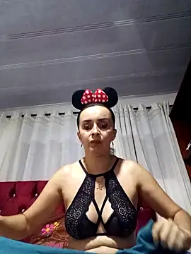 Samantha Sullivan  online show from 11.01.25