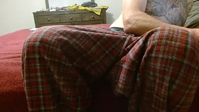 overaveragefreak4you online show from 02.20.25