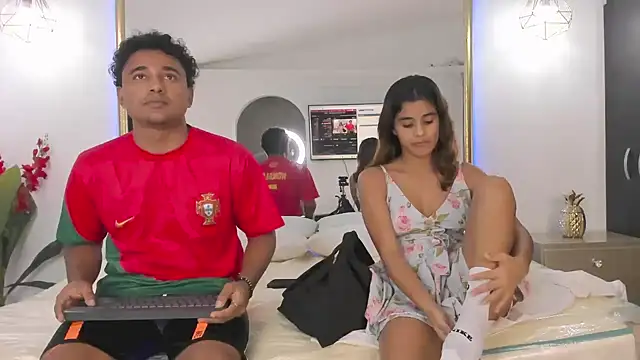 Snapshot of mia_and_masterboy chatting on 12.10.24 mia and masterboy online show from 12.10.24