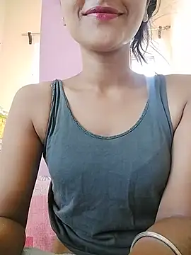 MISSQUEEN48 online show from 05.26.26