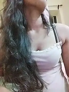 MISSQUEEN48 online show from 06.07.26