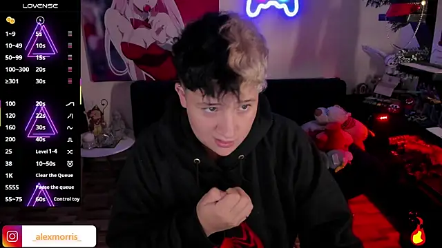 Snapshot of _AlexMorris chatting on 11.05.25 AlexMorris online show from 11.05.25