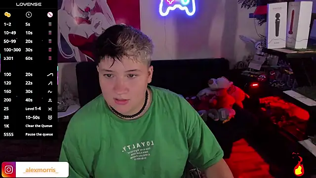 Snapshot of _AlexMorris chatting on 11.06.25 AlexMorris online show from 11.06.25