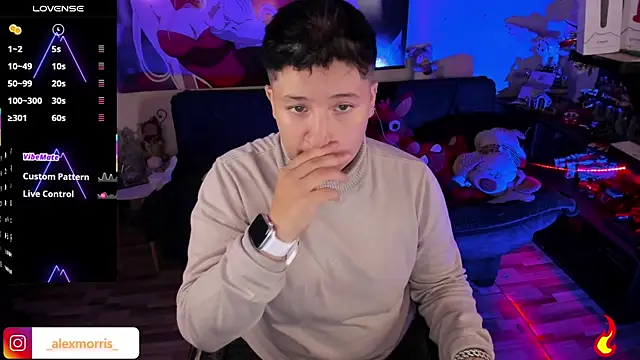 Snapshot of _AlexMorris chatting on 12.04.25 AlexMorris online show from 12.04.25