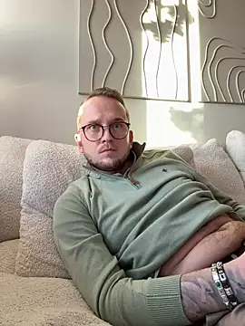 Snapshot of thehornyguy97 chatting on 12.19.25 thehornyguy97 online show from 12.19.25