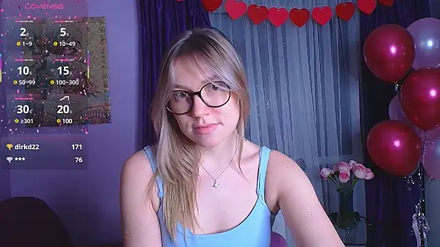 Snapshot of TaylorBre chatting on 03.12.25 TaylorBre online show from 03.12.25