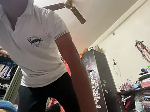 Snapshot of SammyChocolateIndian chatting on 01.22.25 SammyChocolateIndian online show from 01.22.25