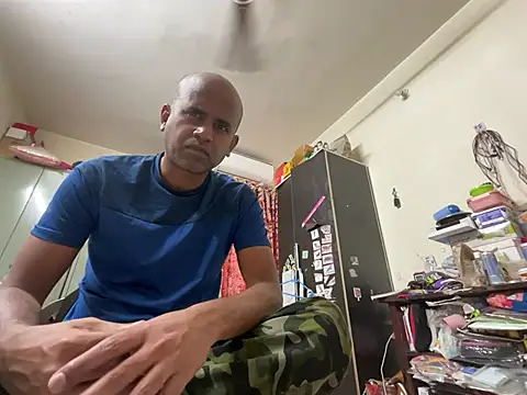 Snapshot of SammyChocolateIndian chatting on 03.04.25 SammyChocolateIndian online show from 03.04.25