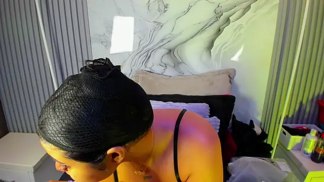 venusowen  online show from 04.23.26