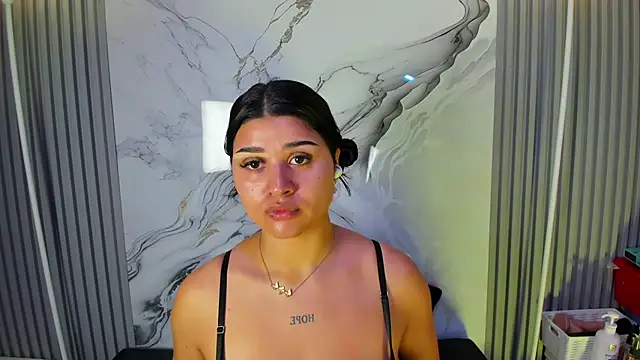 venusowen  online show from 07.04.26