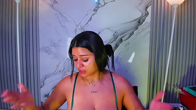 venusowen  online show from 07.18.26