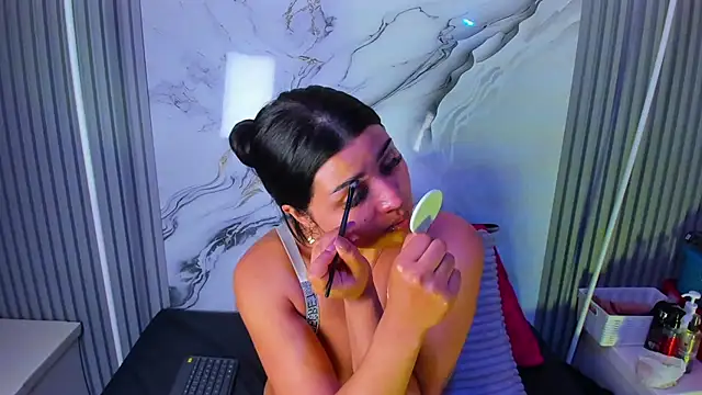 venusowen  online show from 07.23.26
