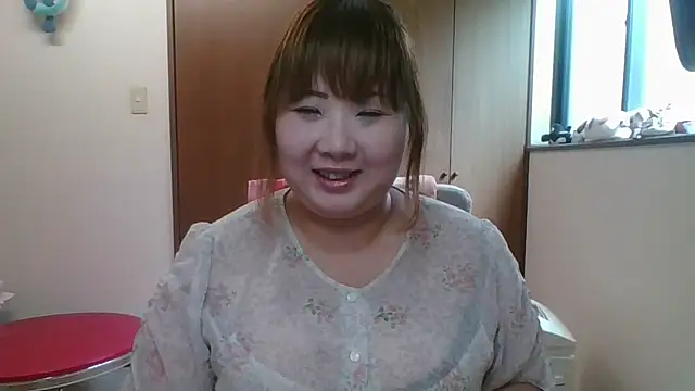 Snapshot of SAKU-RA-chan chatting on 09.13.25 SAKU-RA-chan online show from 09.13.25