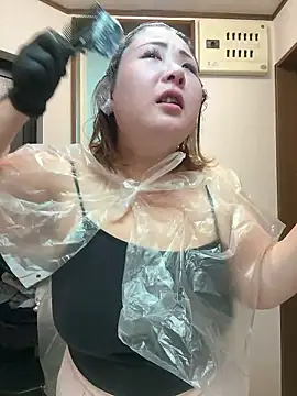 Snapshot of SAKU-RA-chan chatting on 10.17.25 SAKU-RA-chan online show from 10.17.25