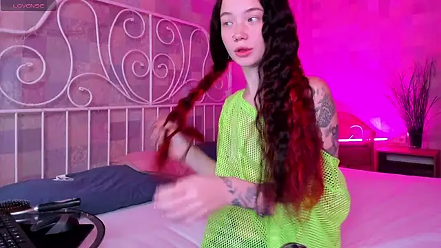 Snapshot of Kira_yoon chatting on 01.25.25 Kira yoon online show from 01.25.25