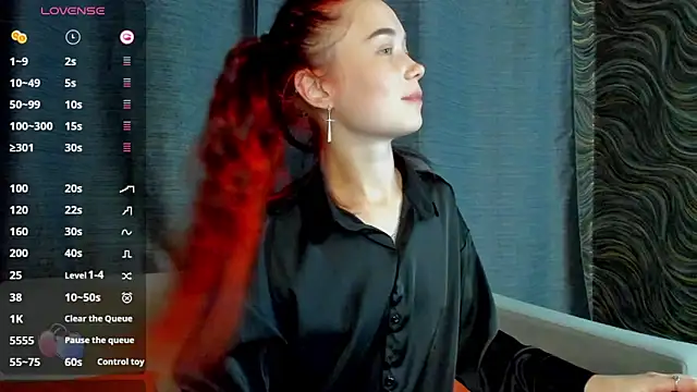 Snapshot of Kira_yoon chatting on 02.13.25 Kira yoon online show from 02.13.25