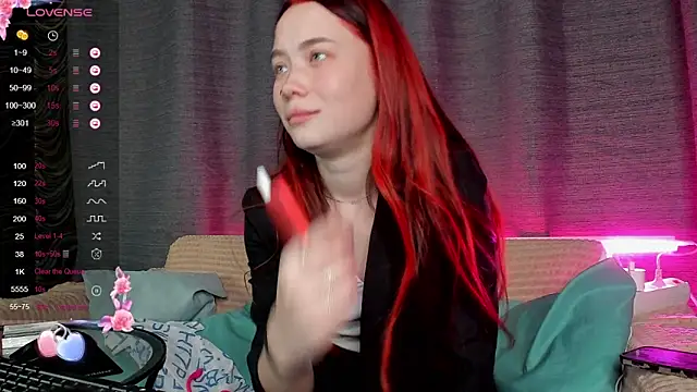 Snapshot of Kira_yoon chatting on 03.08.25 Kira yoon online show from 03.08.25