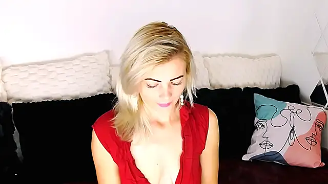 Snapshot of Aly_girl1 chatting on 11.11.25 Aly girl1 online show from 11.11.25