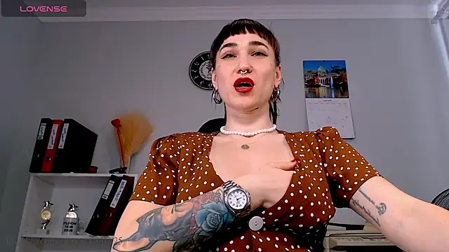 Snapshot of FoxRineHelen chatting on 03.03.25 FoxRineHelen online show from 03.03.25