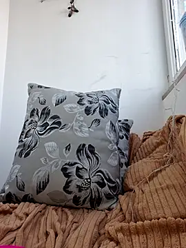 Snapshot of FoxRineHelen chatting on 03.10.25 FoxRineHelen online show from 03.10.25