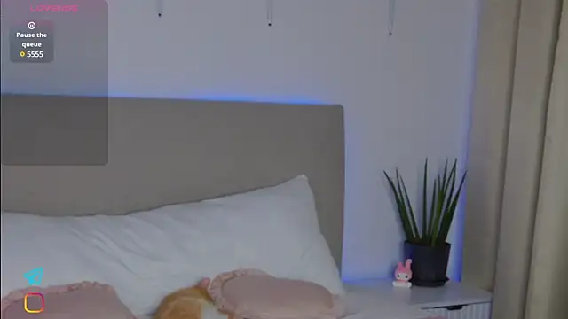 Lisa Moones online show from 01.24.25