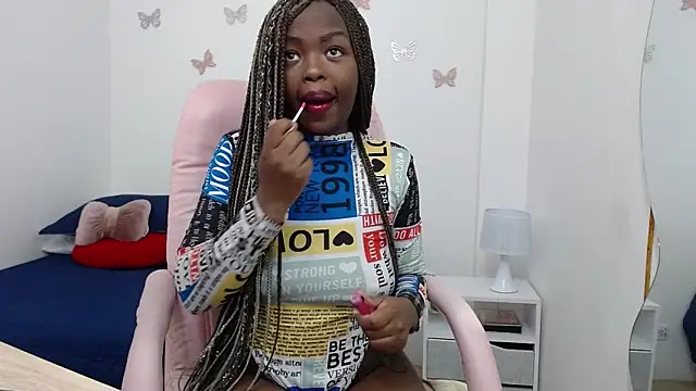  Zooee online show from 01.04.25