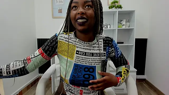  Zooee online show from 01.08.25