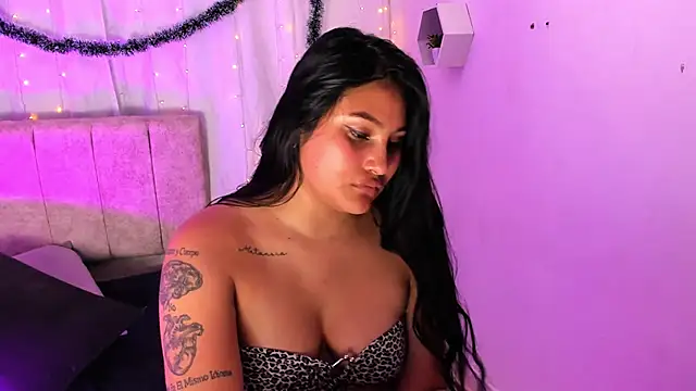 Little Ivy online show from 12.26.24