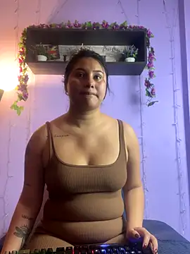 Little Ivy online show from 11.27.25