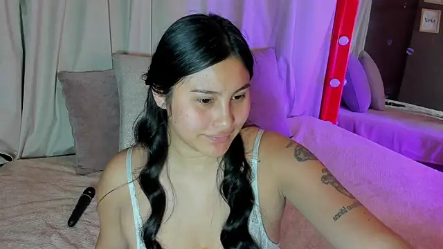 Little Ivy online show from 02.04.26